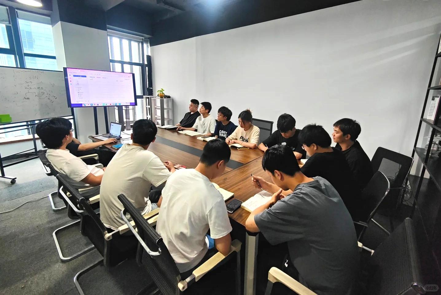 Konferensi Lampu LED Strip dan Produk Baru yang Disesuaikan Berhasil Berhasil Berhasil